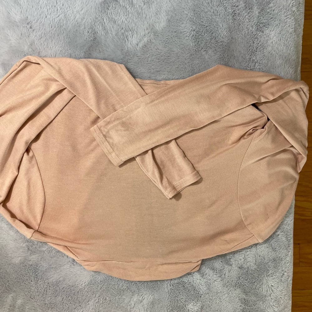 NWT Pretty Little Thing Collar Twist Crop Top - Picture 6 of 8